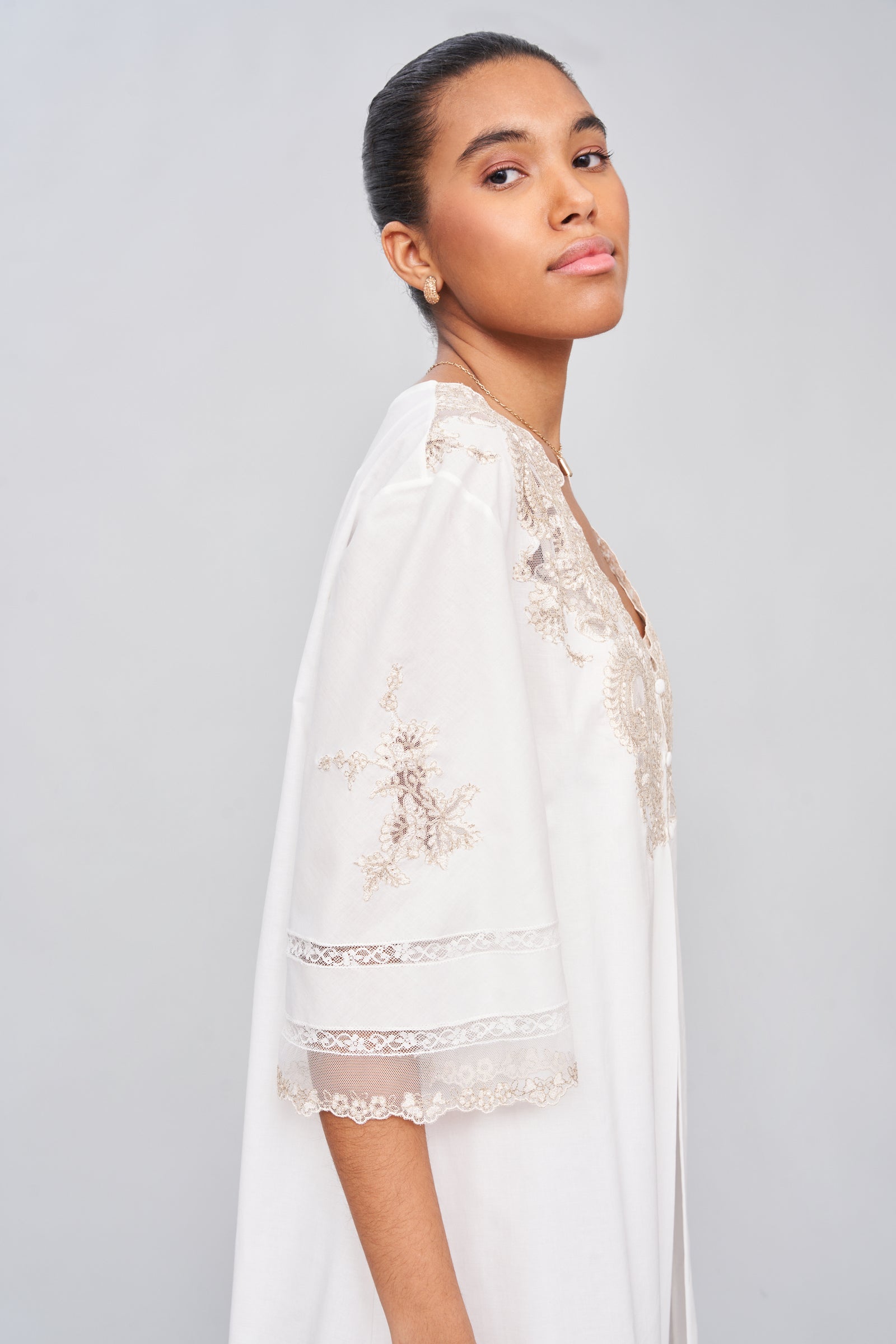 White Prosperity - Mussola Cotton Robe – Flora Lastraioli Shop Online